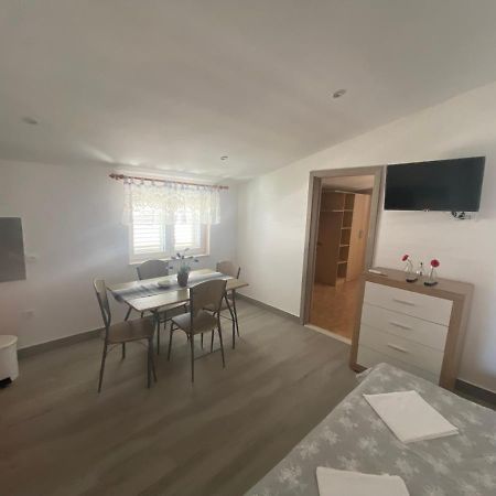 Apartments Vukovic Makarska Bagian luar foto